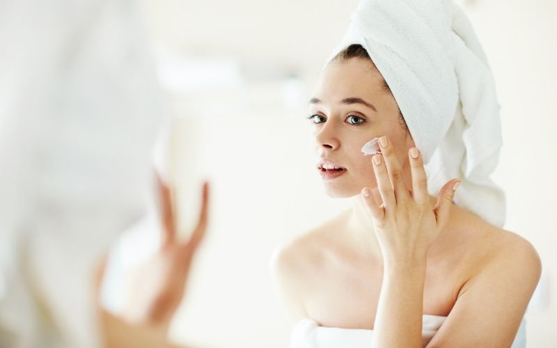 Jak zadbać o skórę po okresie letnim? Kosmetyki Madara